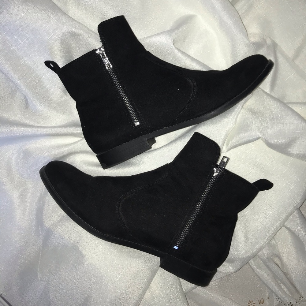 Black Chelsea Boot